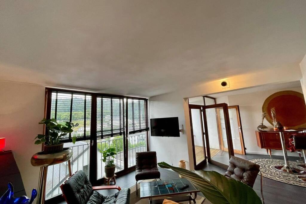 Appartement loft Vintage vue sur le château Bouillon Extérieur photo