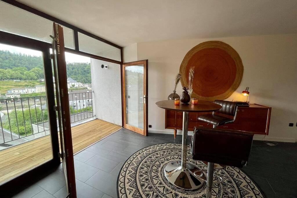 Appartement loft Vintage vue sur le château Bouillon Extérieur photo
